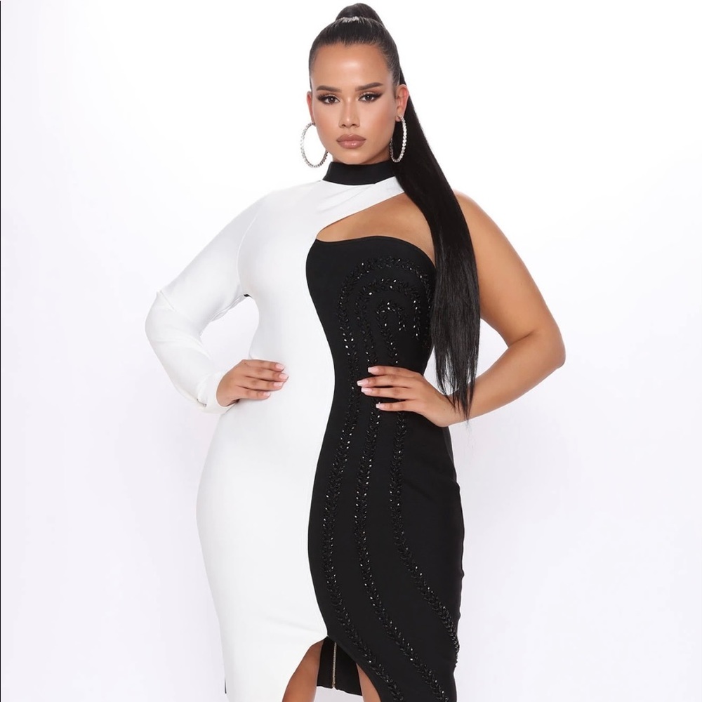 NWT…Classy MIDI DRESS … Black and White 1x